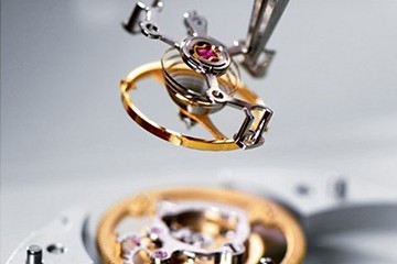 郑州欧米茄机械表为什么总快2-3分钟